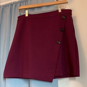 Banana republic Burgundy button skirt size 6